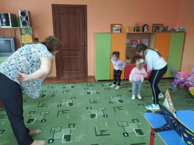 14 июля в Арх- Голицынском детском саду заведующей библиотекой Л. А. Шинаревой была проведена экспресс-информация «Тревоги родного края».